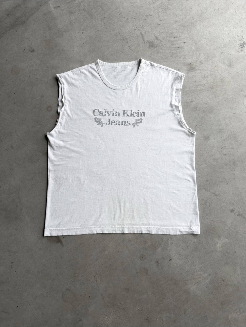 2000s Calvin Klein Jeans Cropped Boxy Distressed Sleeveless Tee - L